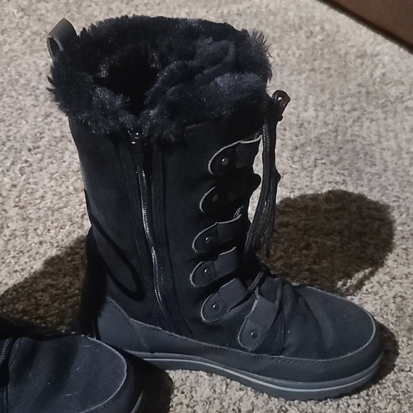 Boots - Picture 2 of 4